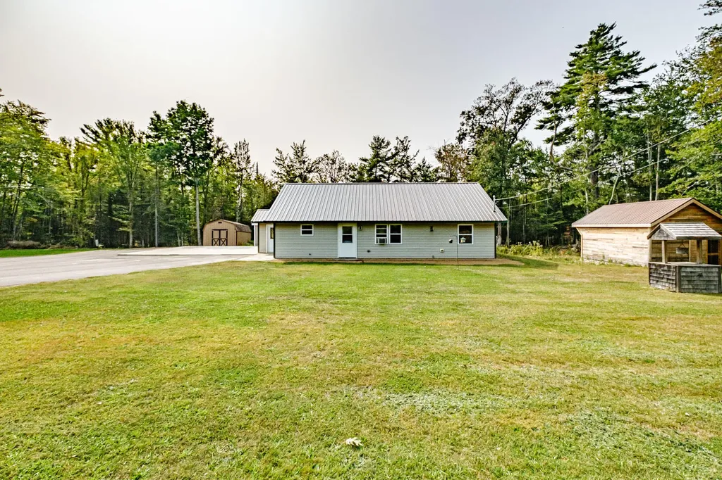 1668 Burkettville Road Appleton ME 04862