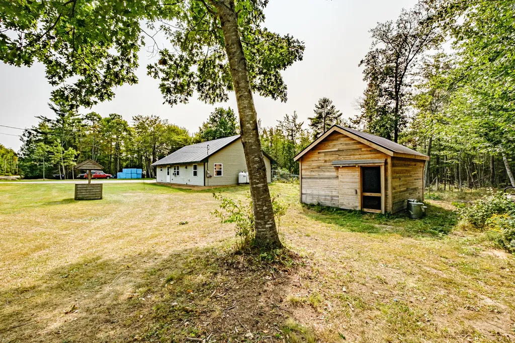 1668 Burkettville Road Appleton ME 04862