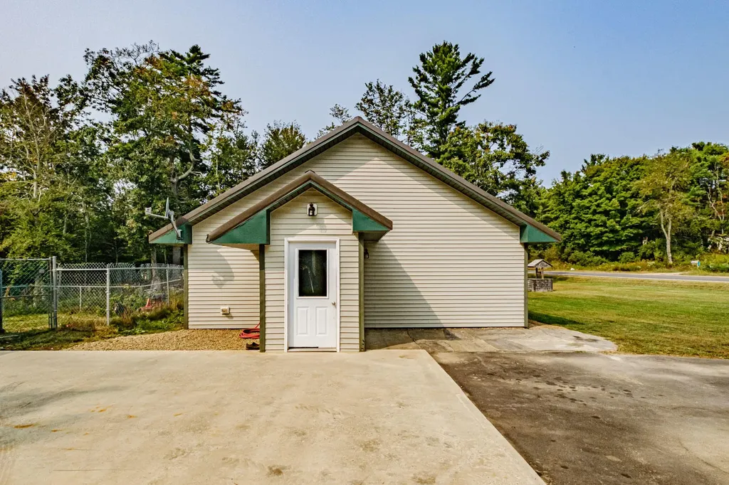 1668 Burkettville Road Appleton ME 04862