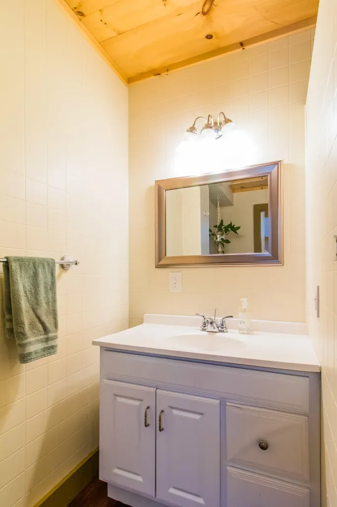 465 East Avenue Lewiston ME 04240