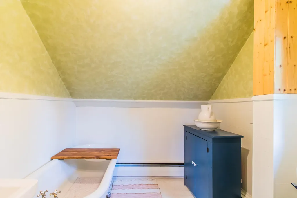 465 East Avenue Lewiston ME 04240