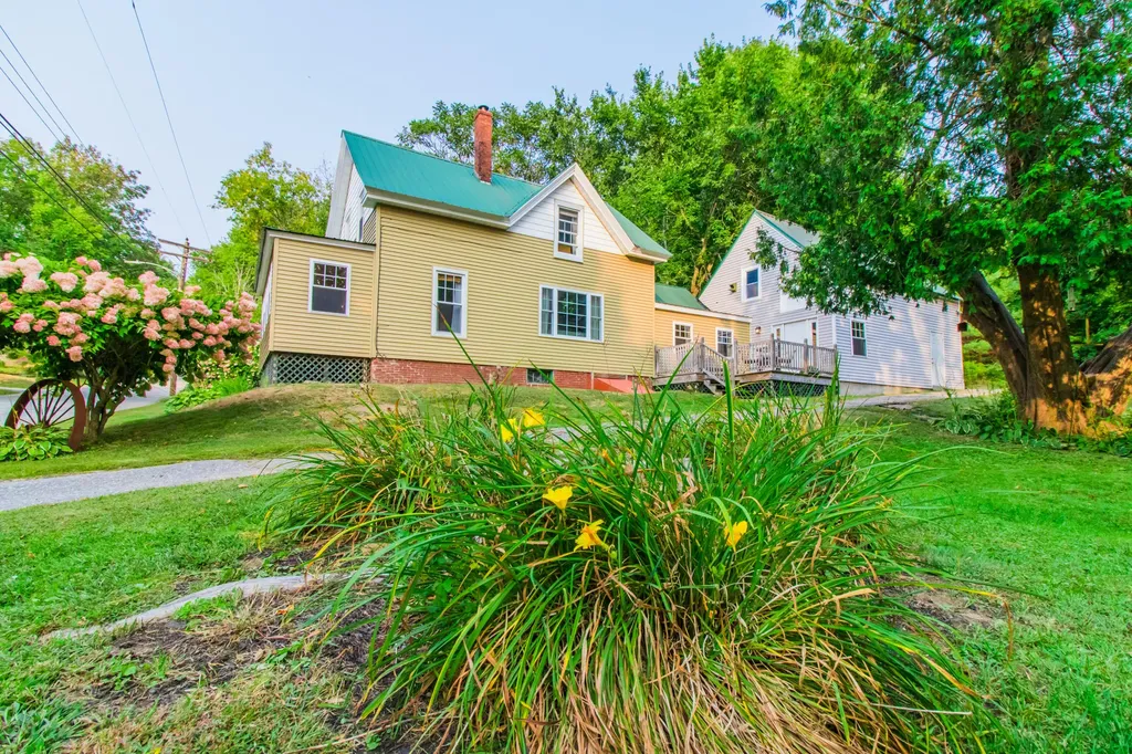 465 East Avenue Lewiston ME 04240
