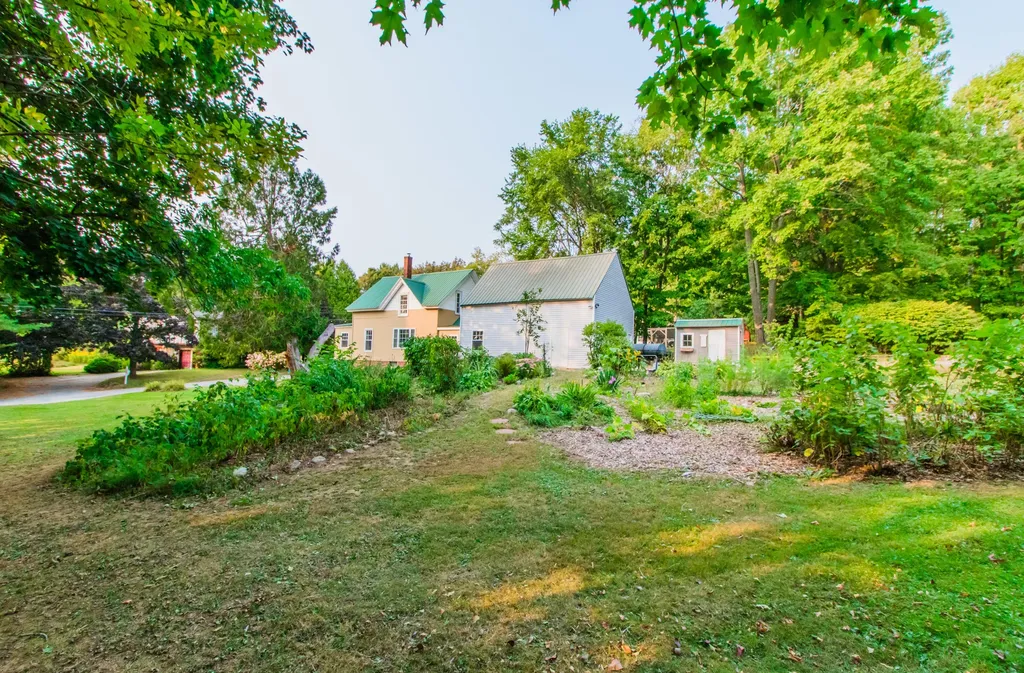 465 East Avenue Lewiston ME 04240