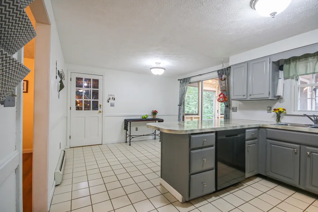81 Tall Pine Drive Buxton ME 04093