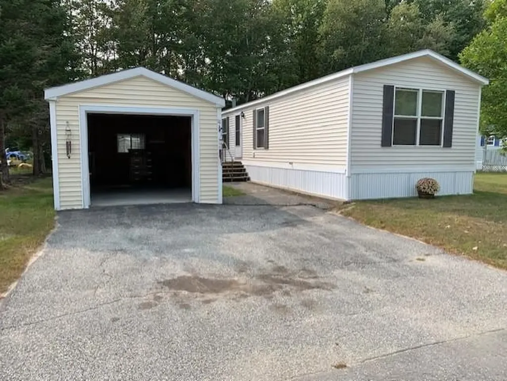 11 Kennebec Drive Lisbon ME 04250
