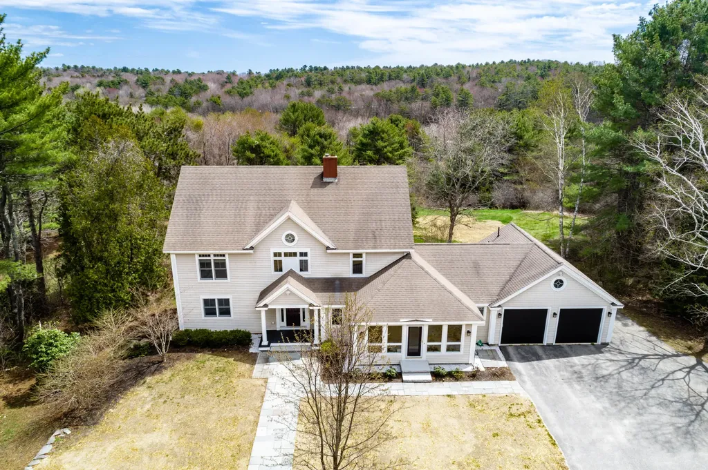 99 Middle Road Cumberland ME 04021