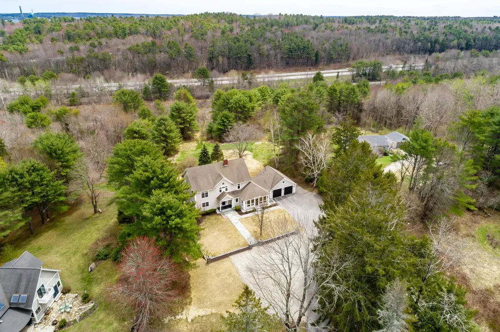 99 Middle Road Cumberland ME 04021