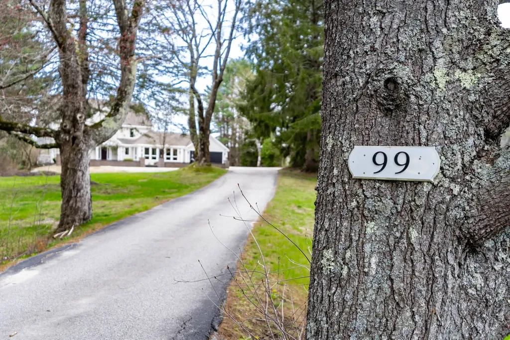 99 Middle Road Cumberland ME 04021
