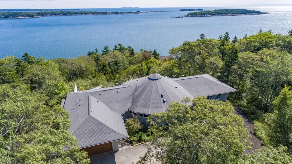 32 Ojibwa Trail Boothbay ME 04544