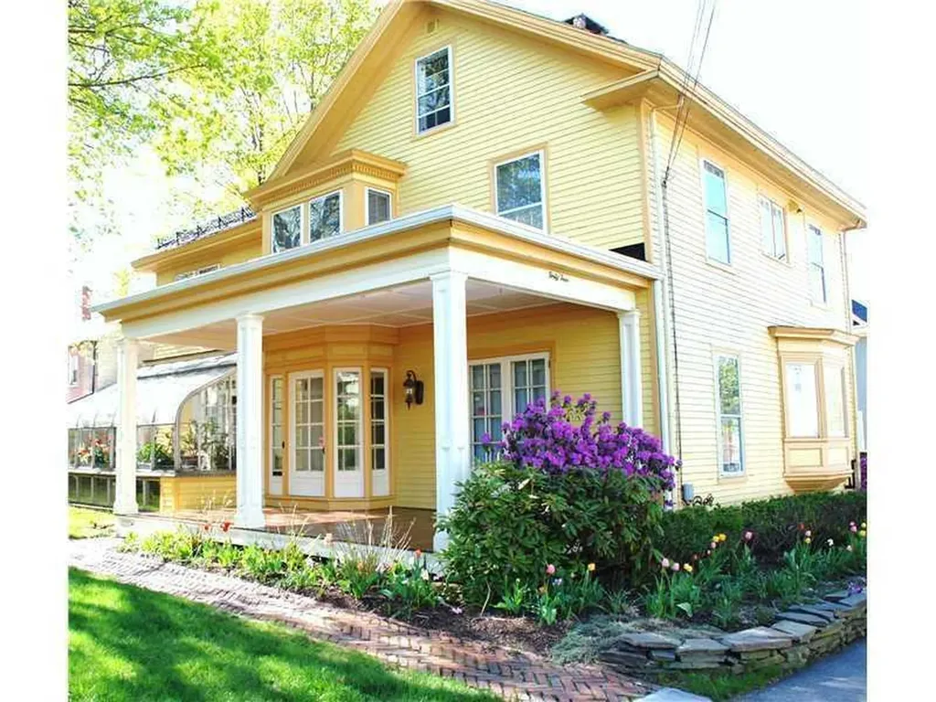 44 Grove Street Bangor ME 04401