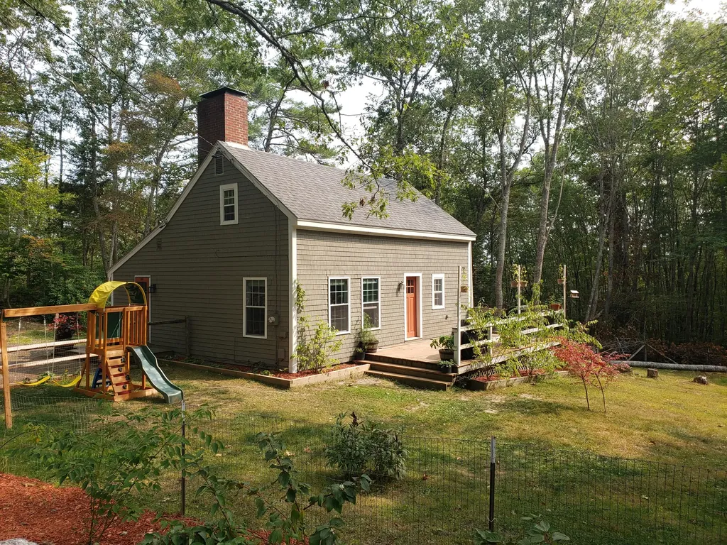 1618 Bremen Road Waldoboro ME 04572
