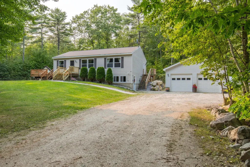 63 Whalesback Drive Poland ME 04274