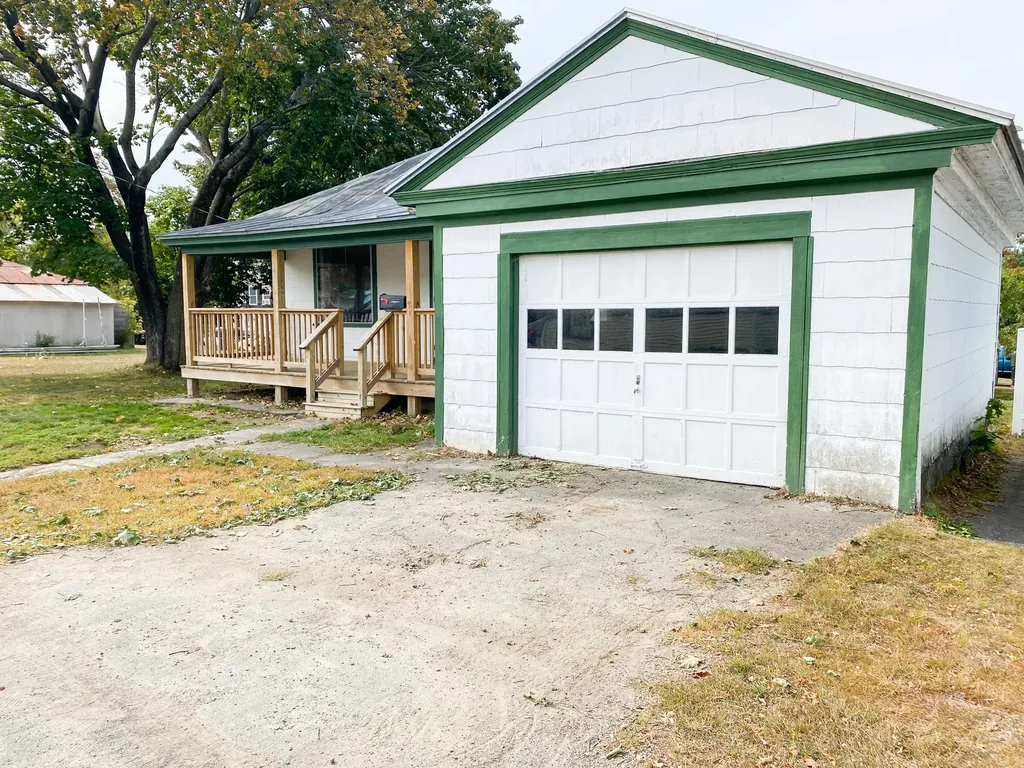 10 Pomelow Street Skowhegan ME 04976
