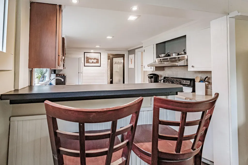 11 Knott Street Rockland ME 04841