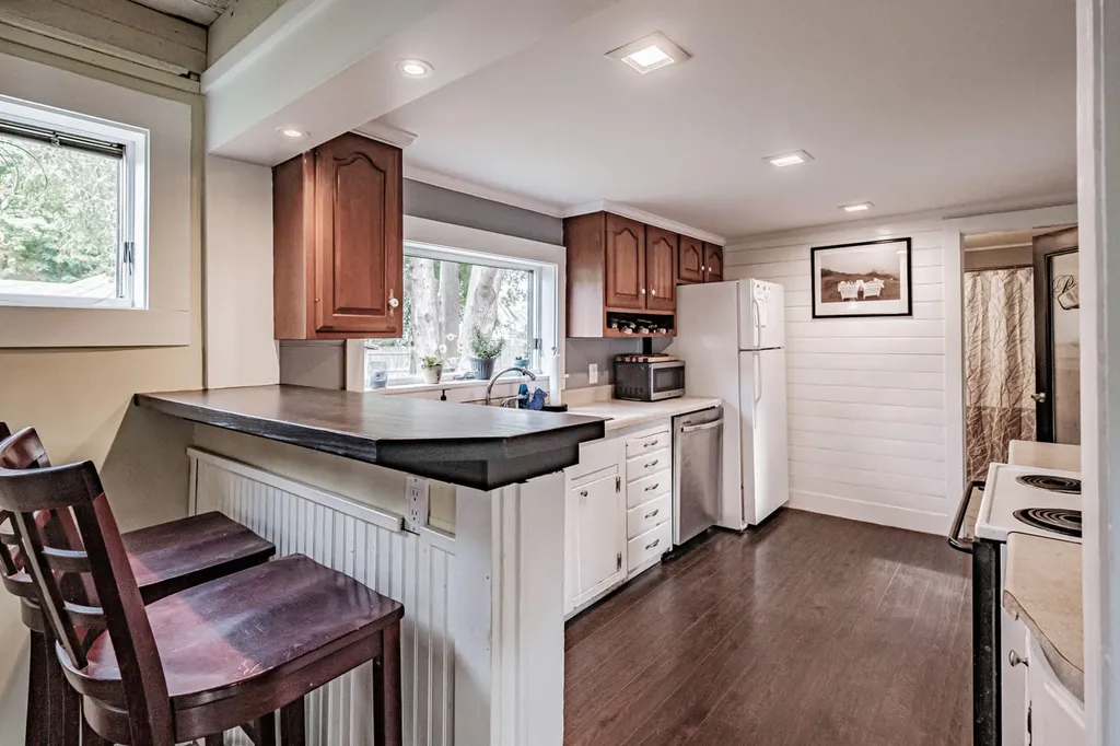 11 Knott Street Rockland ME 04841