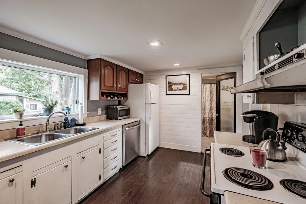 11 Knott Street Rockland ME 04841