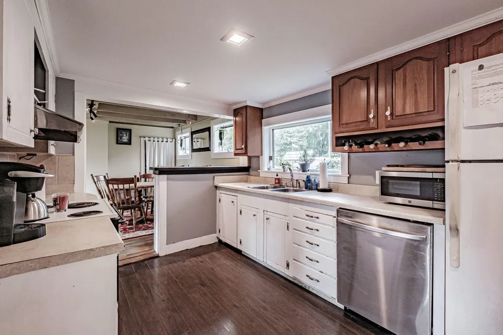 11 Knott Street Rockland ME 04841