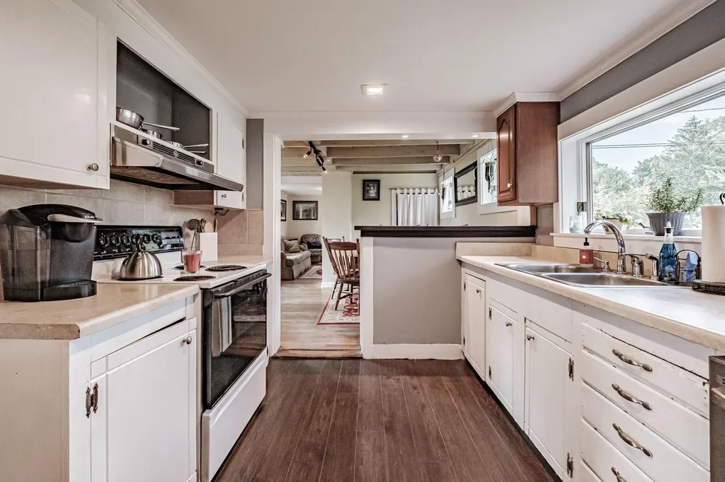 11 Knott Street Rockland ME 04841