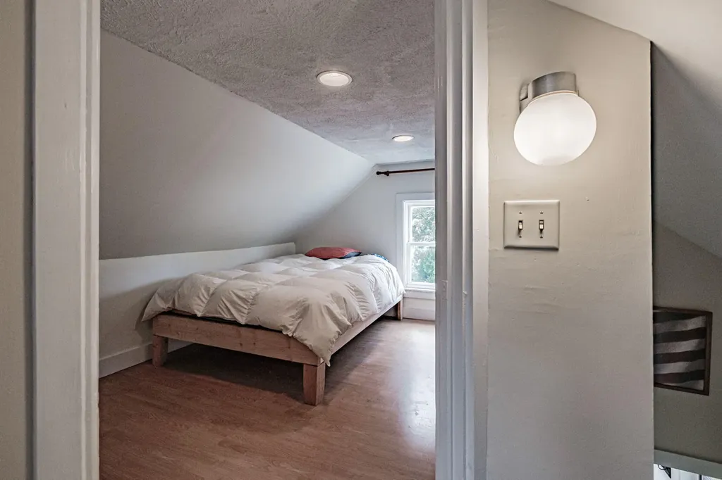 11 Knott Street Rockland ME 04841