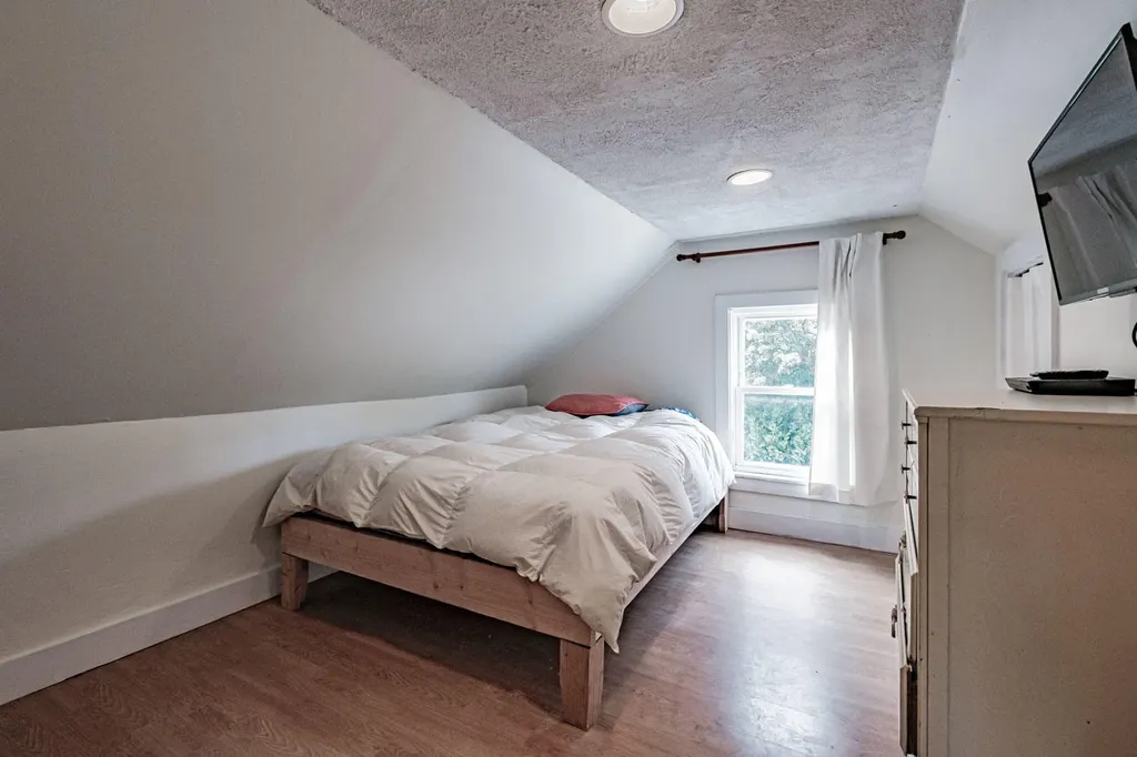 11 Knott Street Rockland ME 04841