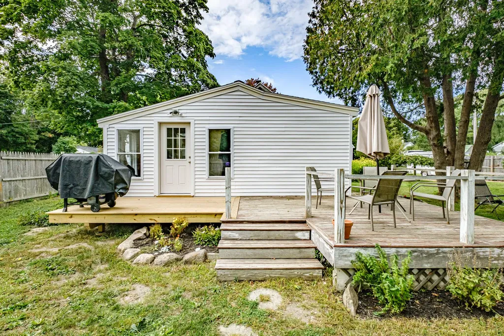 11 Knott Street Rockland ME 04841