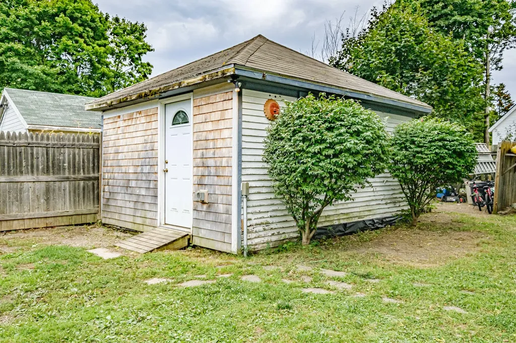 11 Knott Street Rockland ME 04841