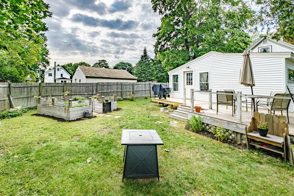 11 Knott Street Rockland ME 04841