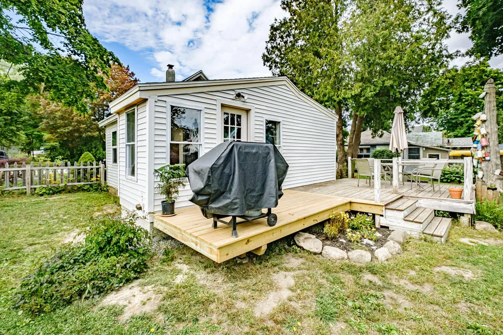 11 Knott Street Rockland ME 04841