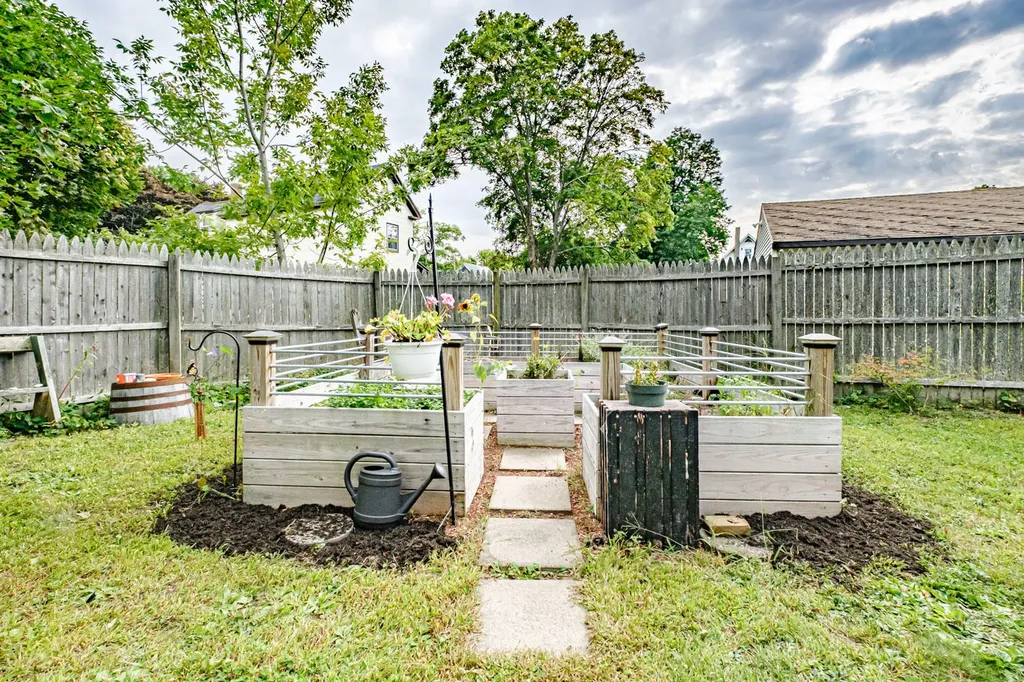 11 Knott Street Rockland ME 04841