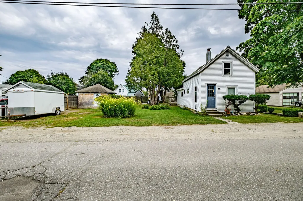 11 Knott Street Rockland ME 04841