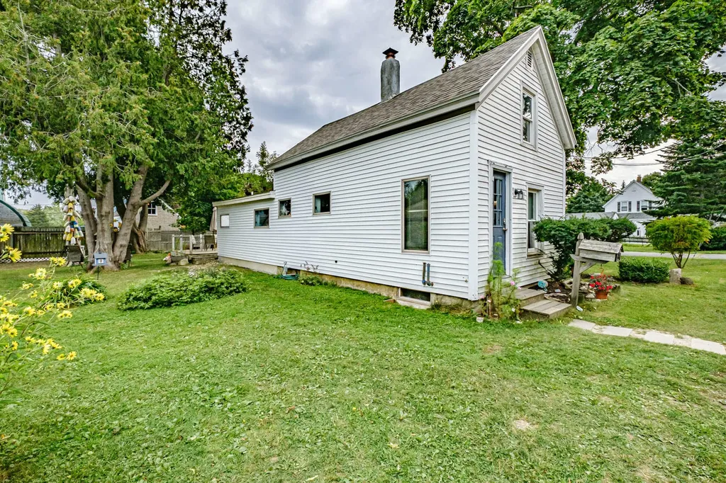 11 Knott Street Rockland ME 04841