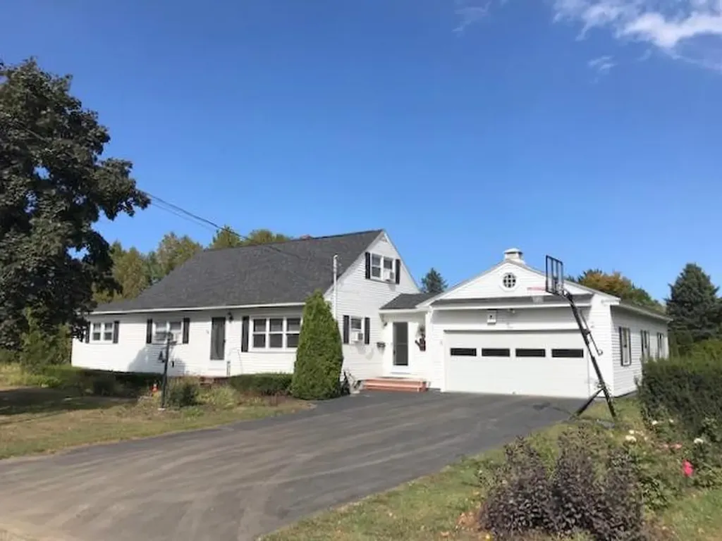 34 Cottage Street Fairfield ME 04937