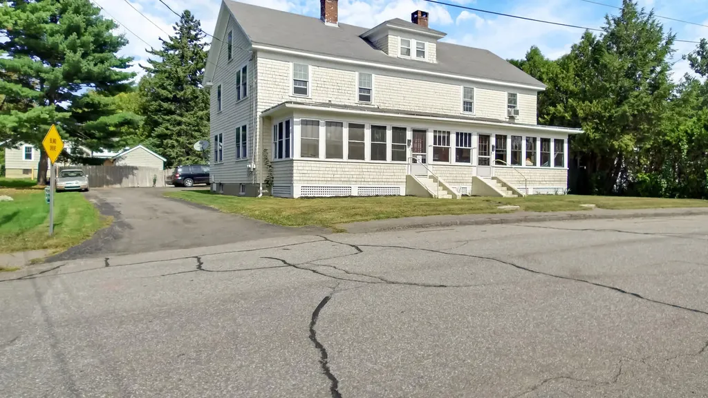 11 Newland Avenue Augusta ME 04330