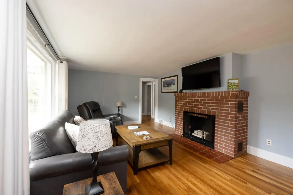 67 Fletcher Street Kennebunk ME 04043