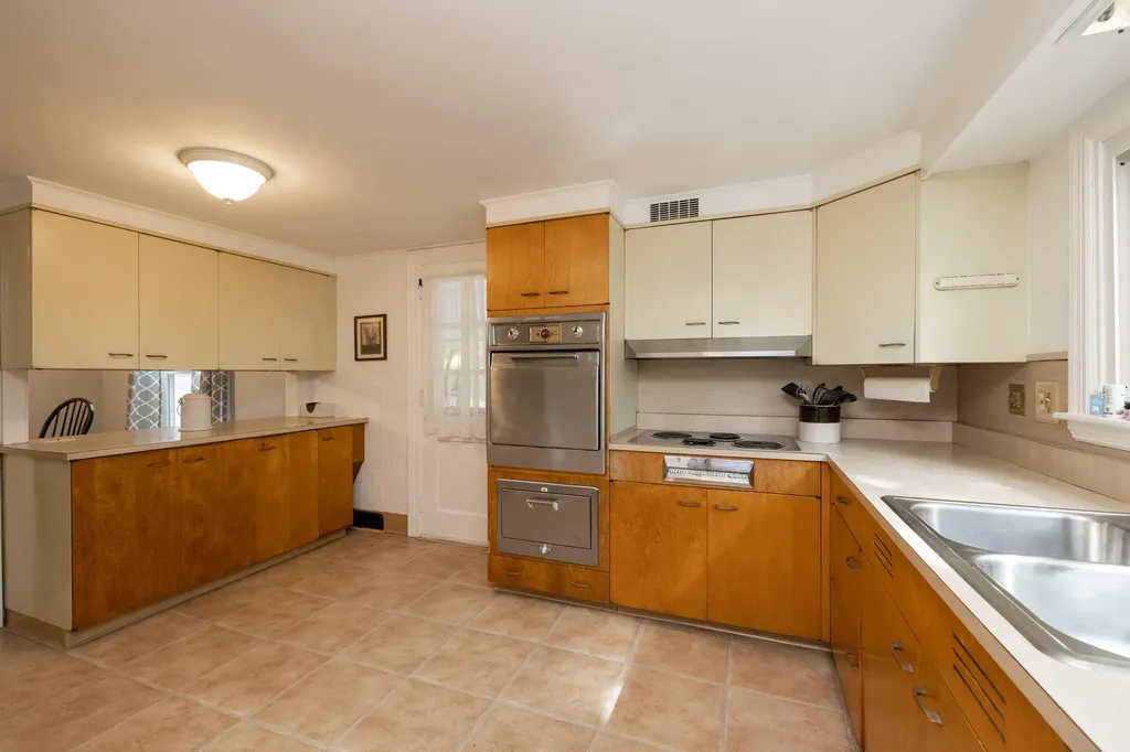 67 Fletcher Street Kennebunk ME 04043