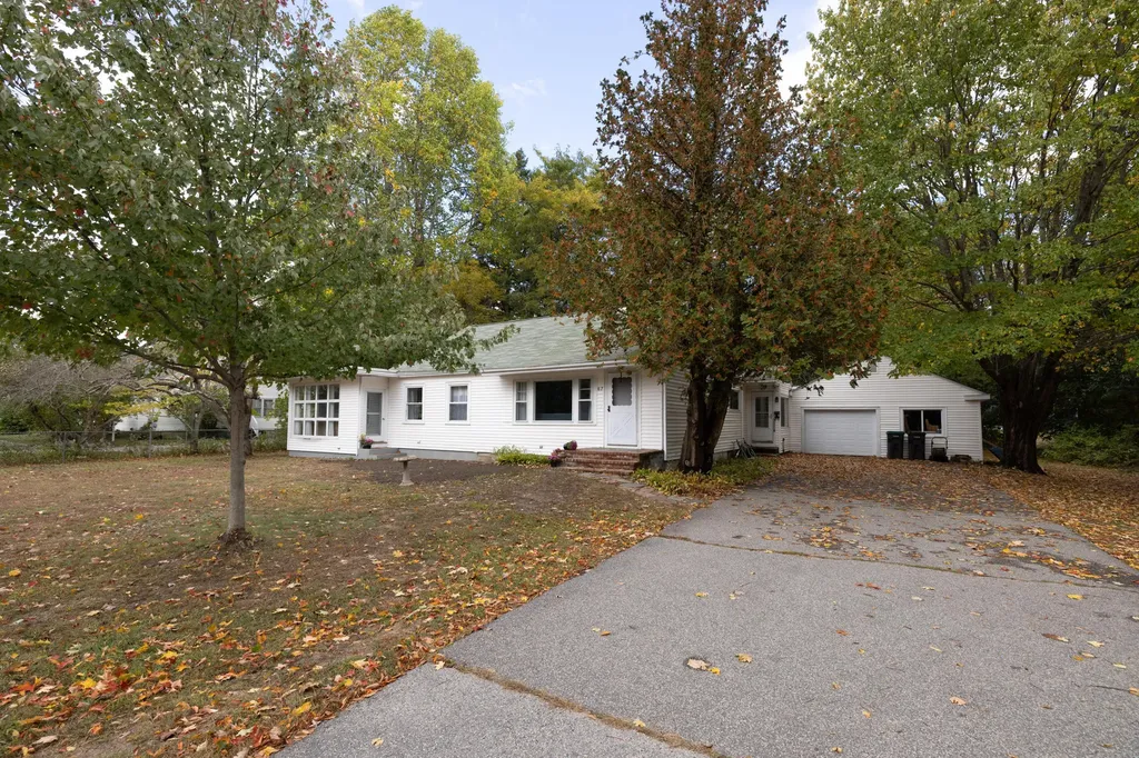 67 Fletcher Street Kennebunk ME 04043