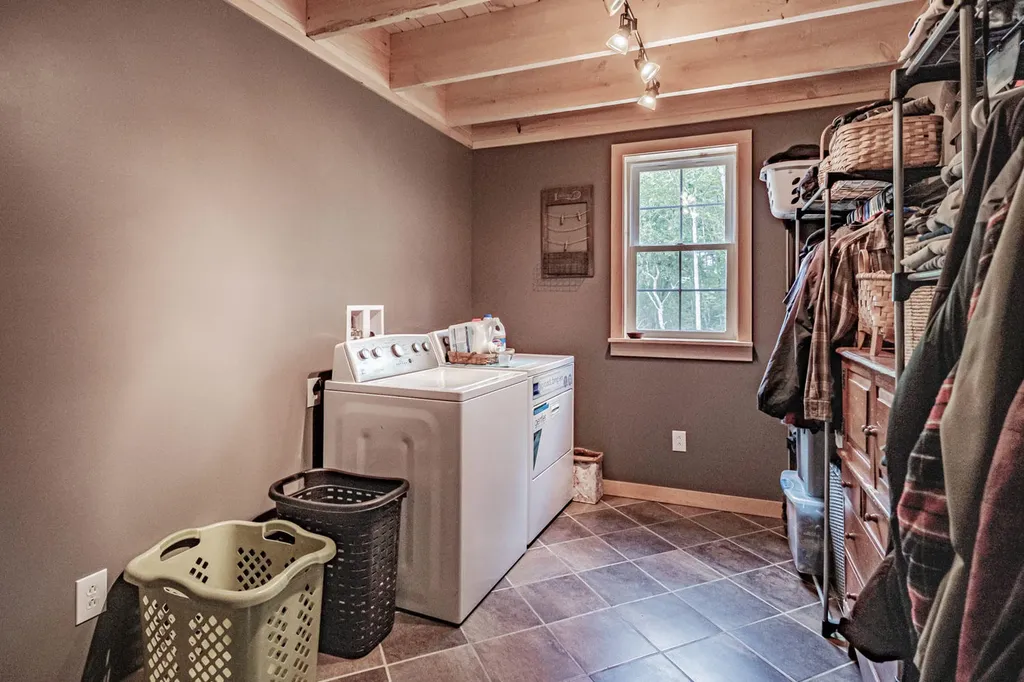 68 Packard Road Lincolnville ME 04849