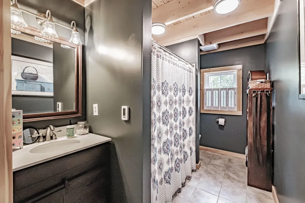 68 Packard Road Lincolnville ME 04849