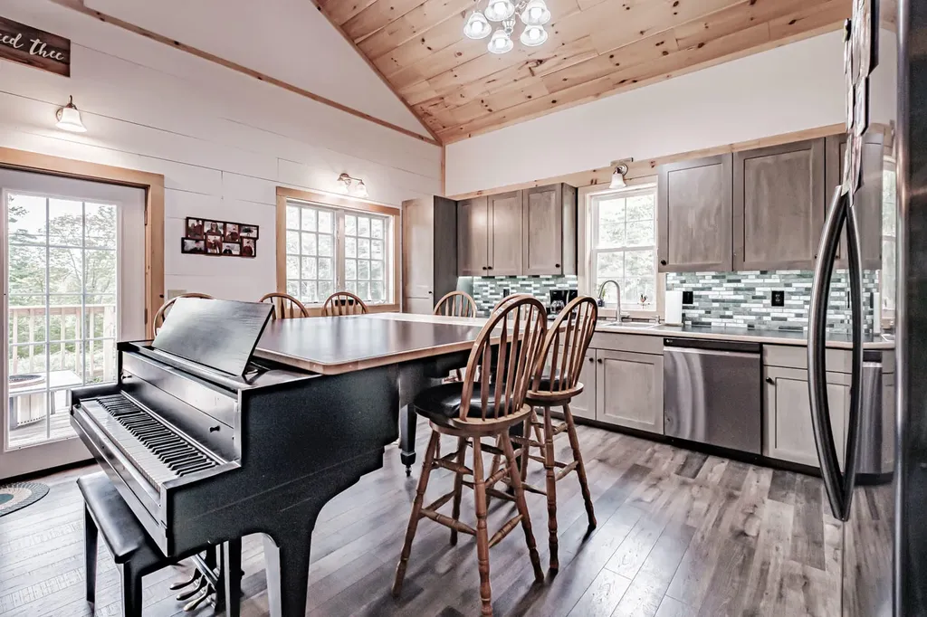 68 Packard Road Lincolnville ME 04849