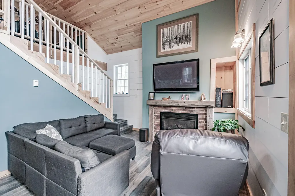 68 Packard Road Lincolnville ME 04849