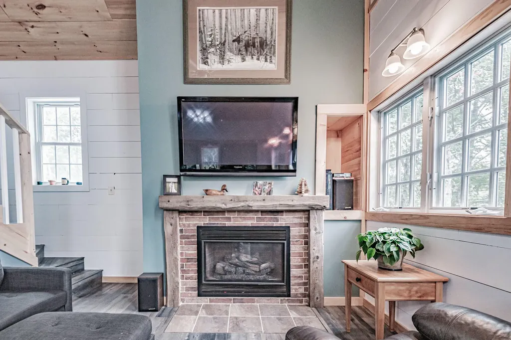 68 Packard Road Lincolnville ME 04849