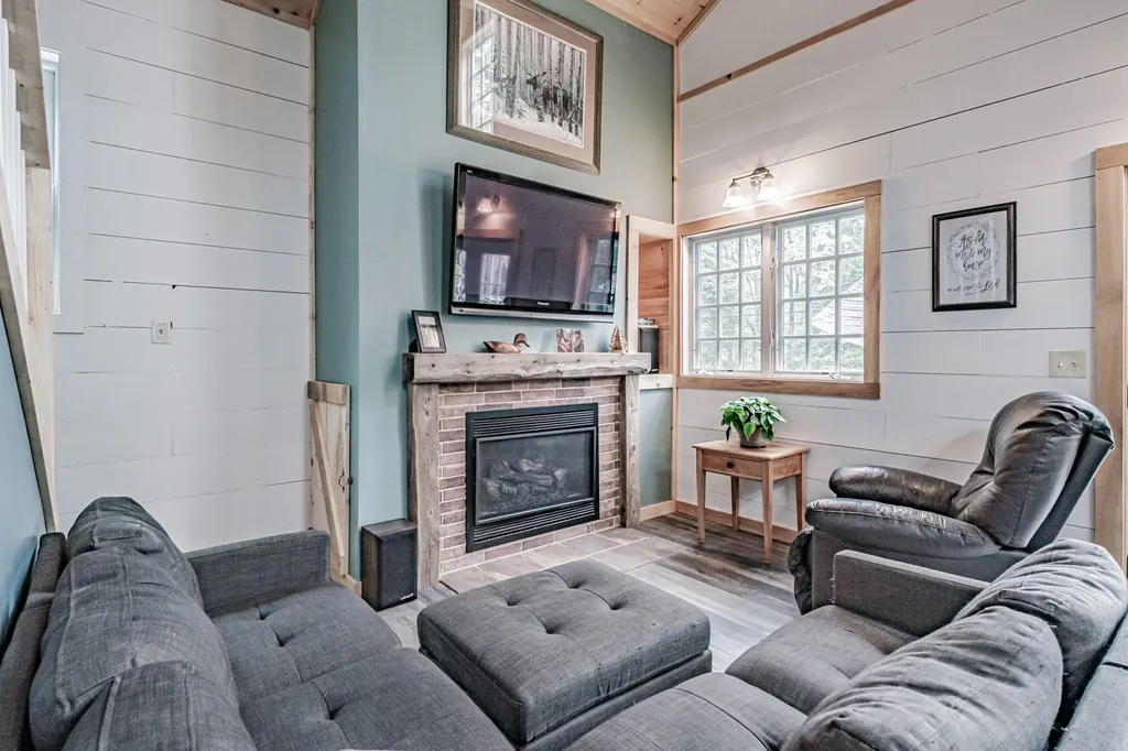 68 Packard Road Lincolnville ME 04849