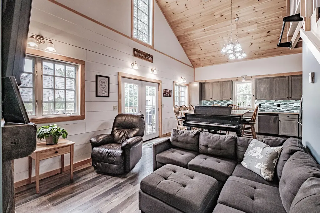 68 Packard Road Lincolnville ME 04849