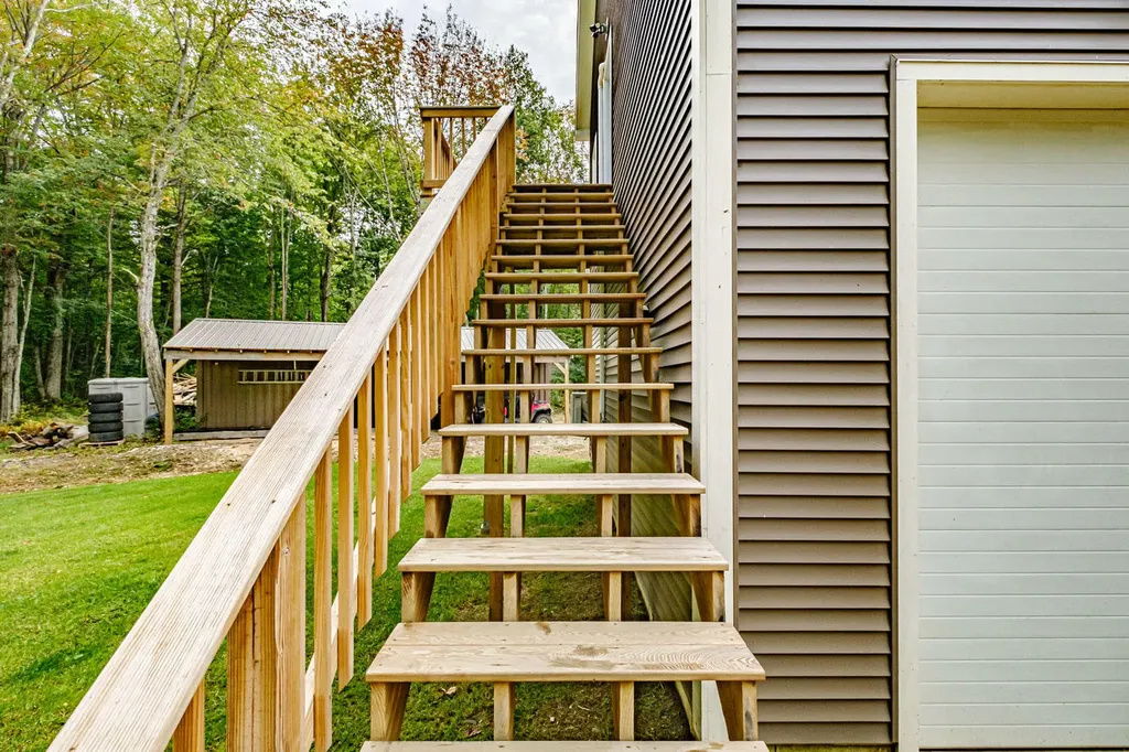 68 Packard Road Lincolnville ME 04849