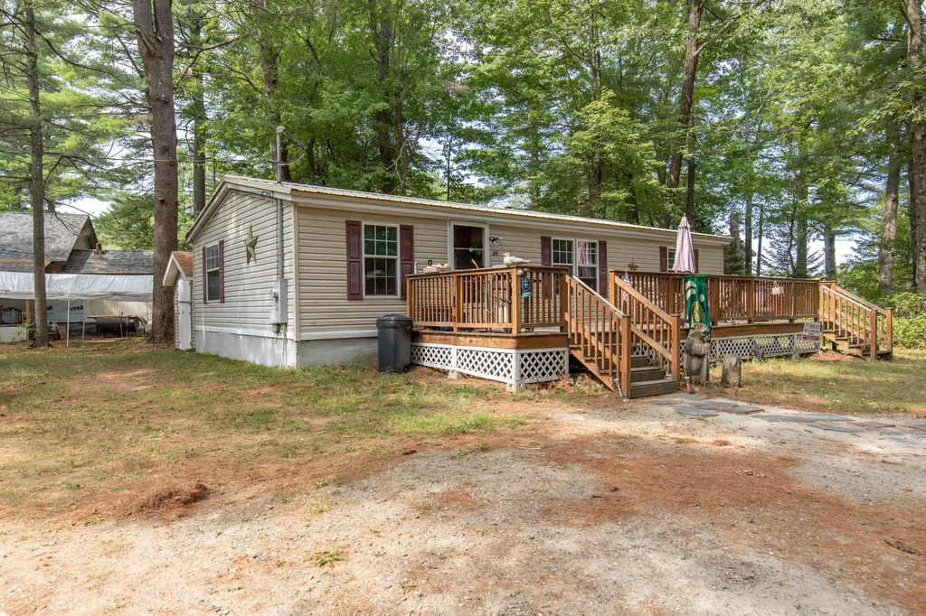 30 Lakeview Drive Sanford ME 04073