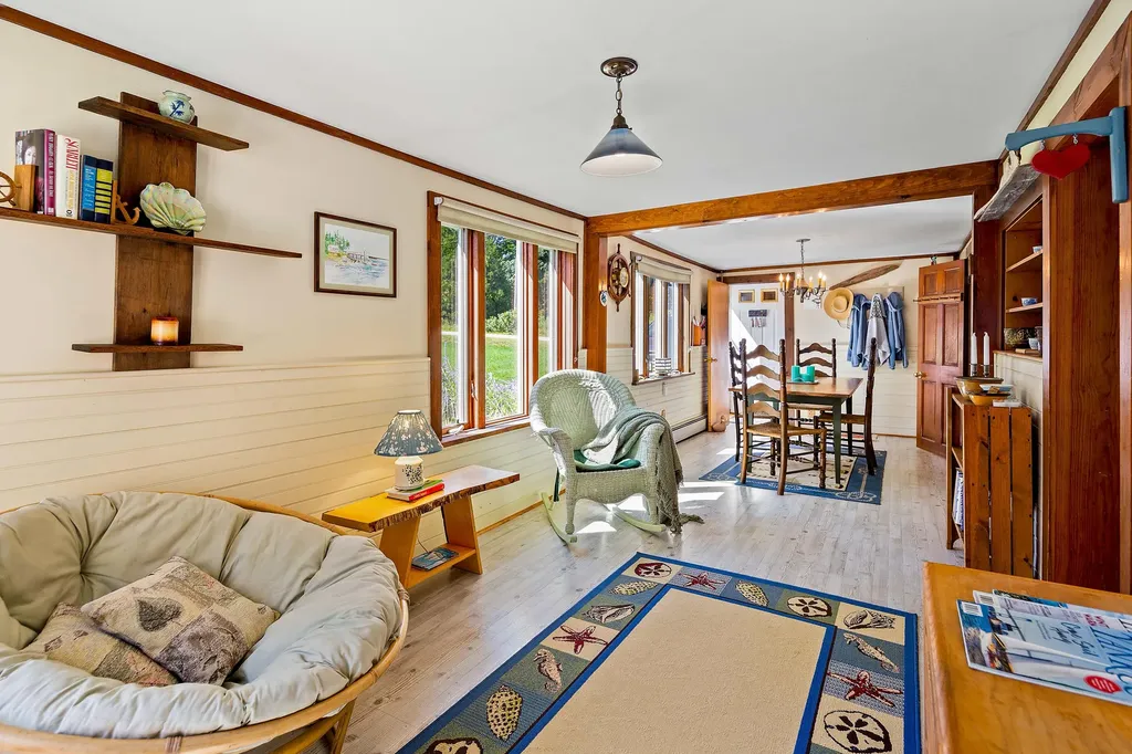 5 Knowlton Avenue Owls Head ME 04854