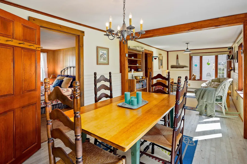 5 Knowlton Avenue Owls Head ME 04854