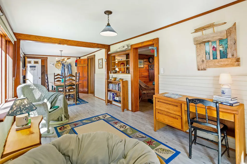 5 Knowlton Avenue Owls Head ME 04854