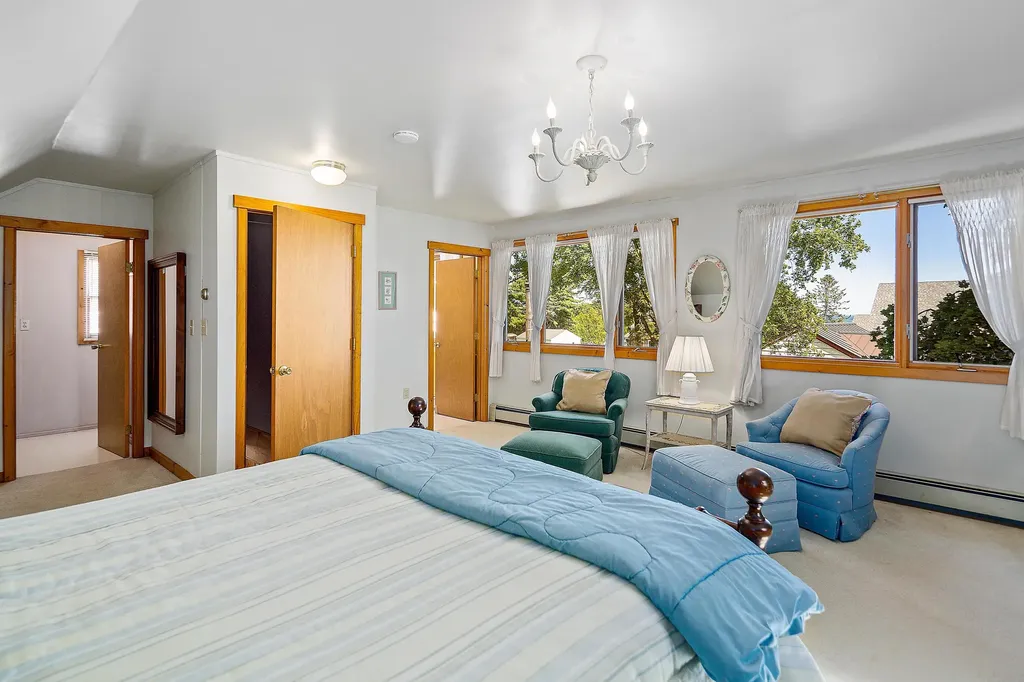 5 Knowlton Avenue Owls Head ME 04854