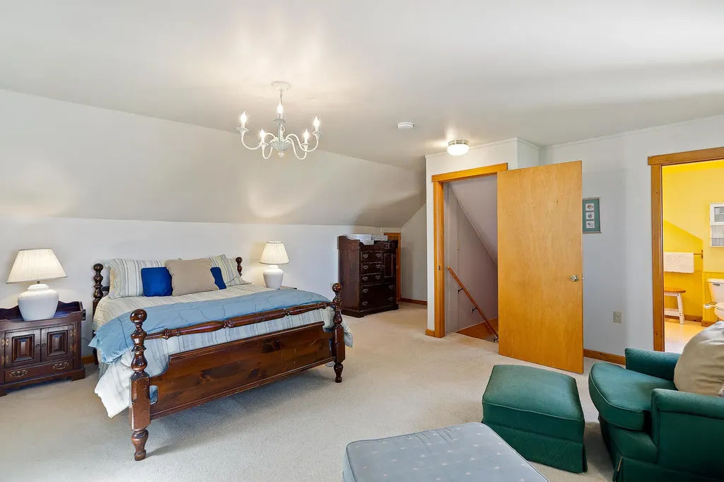 5 Knowlton Avenue Owls Head ME 04854